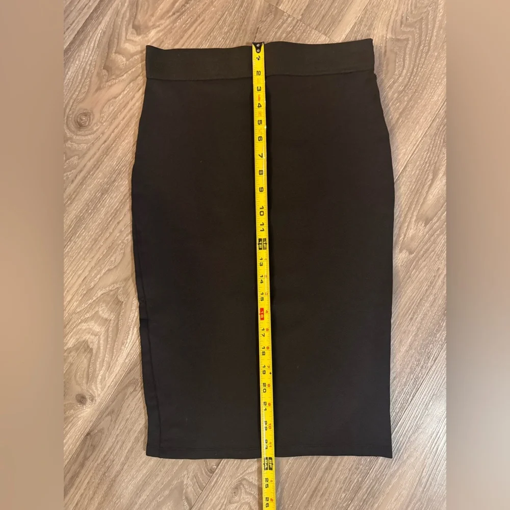 Zara black pencil skirt - Picture 2 of 6